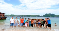 Hành trình tour du lịch Hạ Long Cát Bà  cùng với gia đình và bạn bè sẽ khiến du khách có những kỉ niệm khó quên