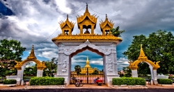 Nằm ở phía Đông của thủ đô Viêng Chăn, Thạt Luổng là công trình tiêu biểu cho nghệ thuật tạo hình của Lào