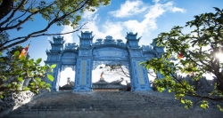 Chùa Linh Ứng Tự Tại Đà Nẵng là một địa điểm tham quan và là nơi linh thiêng của du khách bốn phương