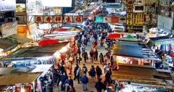 Hong Kong là một nơi vô cùng hấp dẫn với các tín đồ nghiện mua sắm, bởi đa phần hàng hóa không phải chịu thuế quan