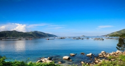 Vịnh Vũng Rô là một trong những cảnh đẹp nổi tiếng mà ai cũng phải đặt chân đến một lần nếu đi tour du lịch Phú Yên