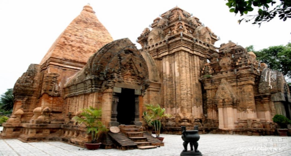 Thăm quần thể kiến trúc độc đáo Tháp Bà Ponaga lớn nhất ở miền Trung Việt Nam