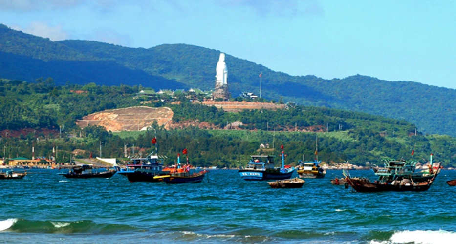 Bán đảo Sơn Trà được xem là lá phổi xanh của Đà Nẵng nhờ khu bảo tồn thiên nhiên lưu giữ hệ động thực vật phong phú, đa dạng