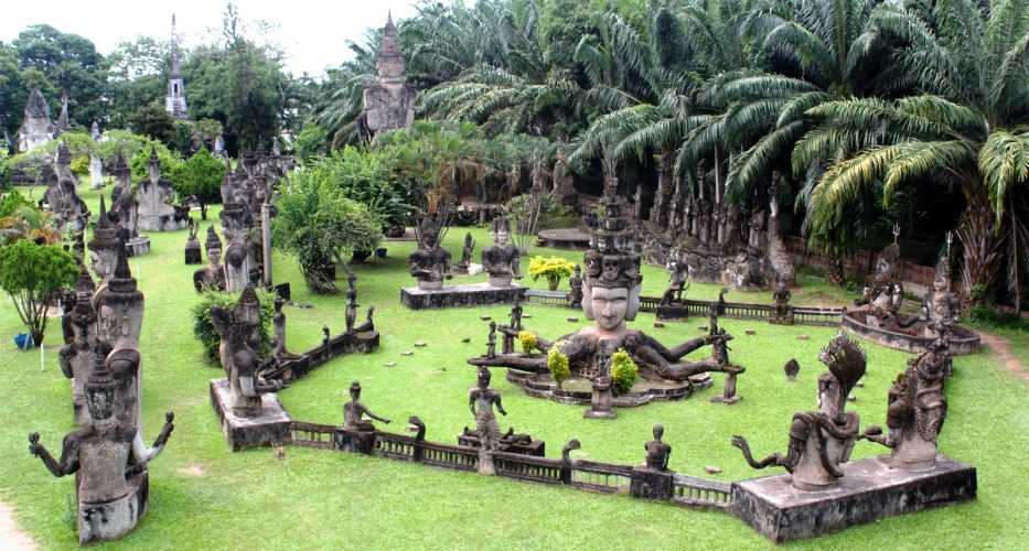 Công viên tượng Phật nổi tiếng tại Lào