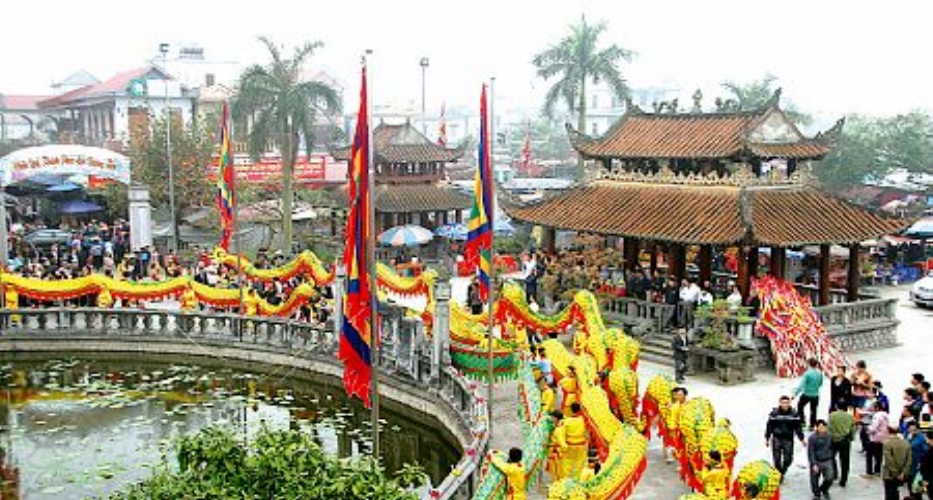 lễ hội Phủ Giầy ở xã Kim Thái, huyện Vụ Bản, tỉnh Nam Định là lễ hội lớn nhất và có tính quy mô nhất